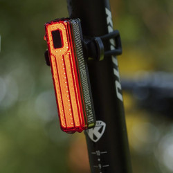 Luz trasera Moon Helix Max