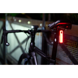 Luz trasera Moon Helix Max
